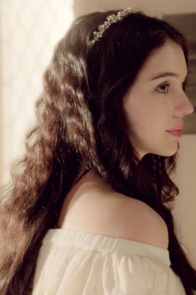 阿黛莱德·凯恩（《风中的女王》）