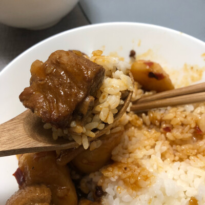 土豆烧排骨