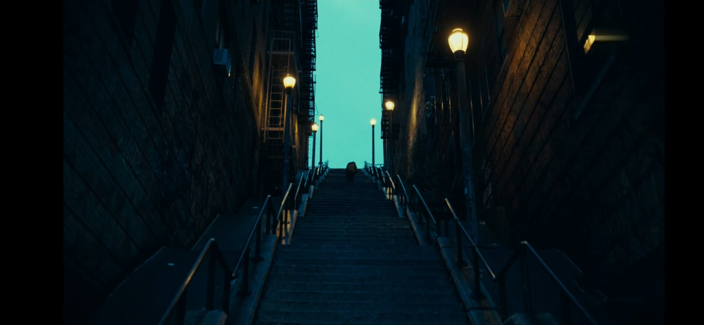 JOKER
超爱小丑弹烟头！