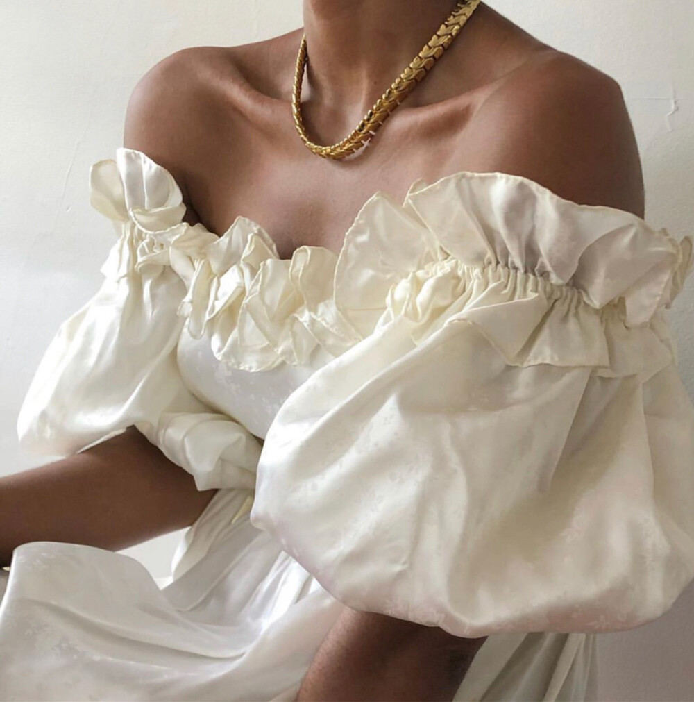 不定期更新ins美照来源luciazolea