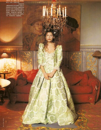 Laetitia Casta
法国模特.我心目中又纯又欲的代表.1978年出生于诺曼底.摄影师Frederic Cresseaux在Corsica度假中发现了她.由此顺利出道.一年就成为“GUESS Girl”并在1998年至2000 年期间获得了维密和化妆品公司L'O…