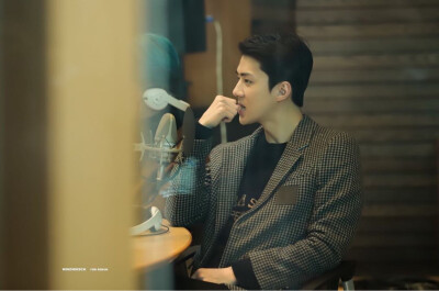 吴世勋/官方放出的高清壁纸+cam自截微笑勋+世勋暗恋男友/女友视角+近期活动