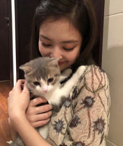 金智妮 JENNIE