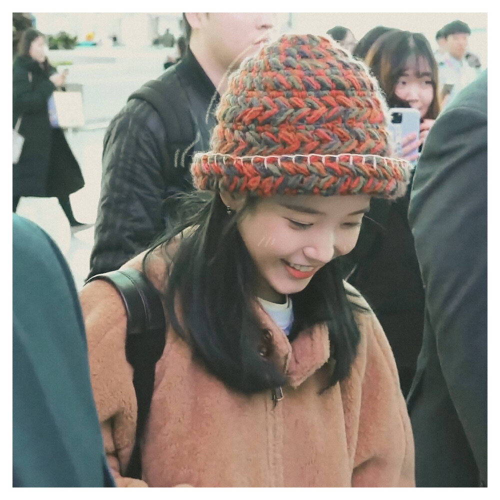 IU 李知恩 cr：Pink_MyEun