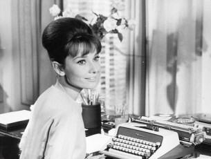 movie,"Paris - When It Sizzles",USA 1964,director: Richard Quine,scene with Audrey Hepburn