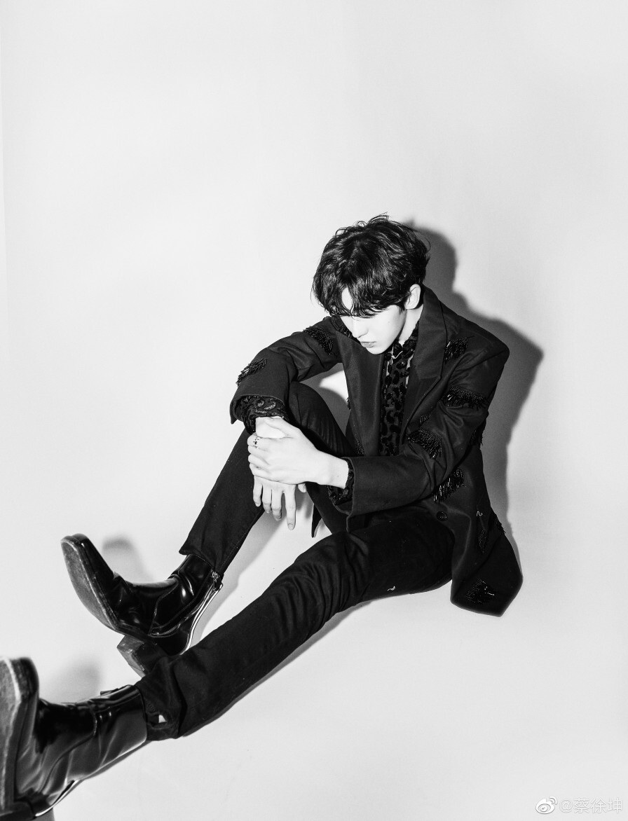 蔡徐坤
2019.12.06 爱奇艺尖叫之夜