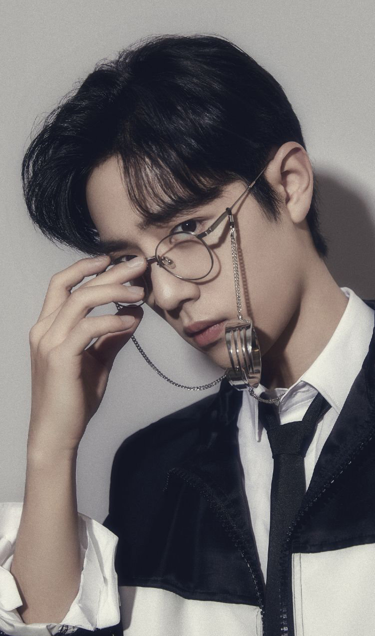 肖战xskpsxgentlemonster