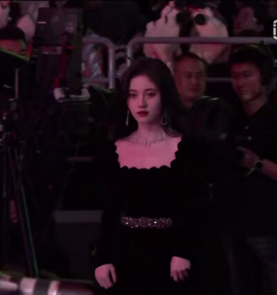 鞠婧祎
爱奇艺尖叫之夜