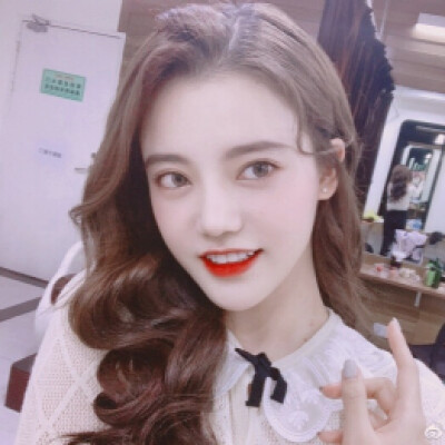 孙珍妮头像
©®温夏.