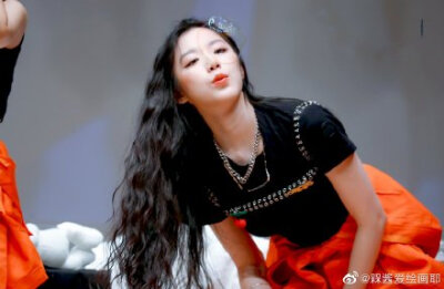 [高清] 190713 舒华木洞签售会饭拍3p
cr.0106SHUHUA ​