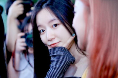 190710 仁川机场入境 饭拍高清 7P
cr. 0106SHUHUA