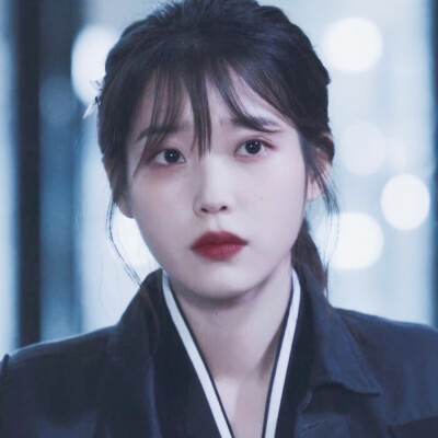 IU
完三恩