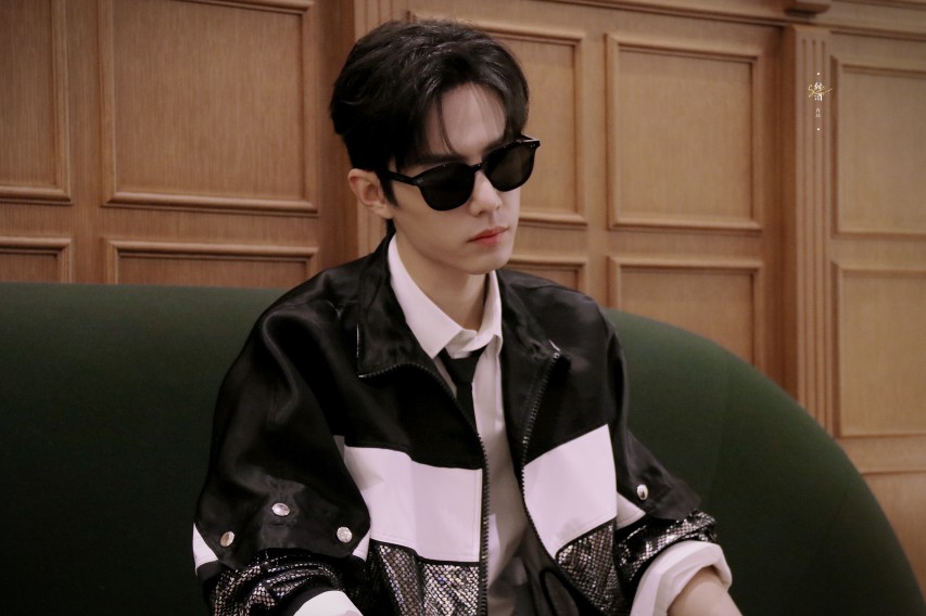 肖战
gentle monster活动