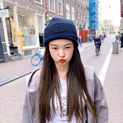 金智妮Jennie 头像
©YOUREVIOLET