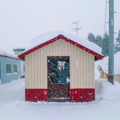 雪中房屋