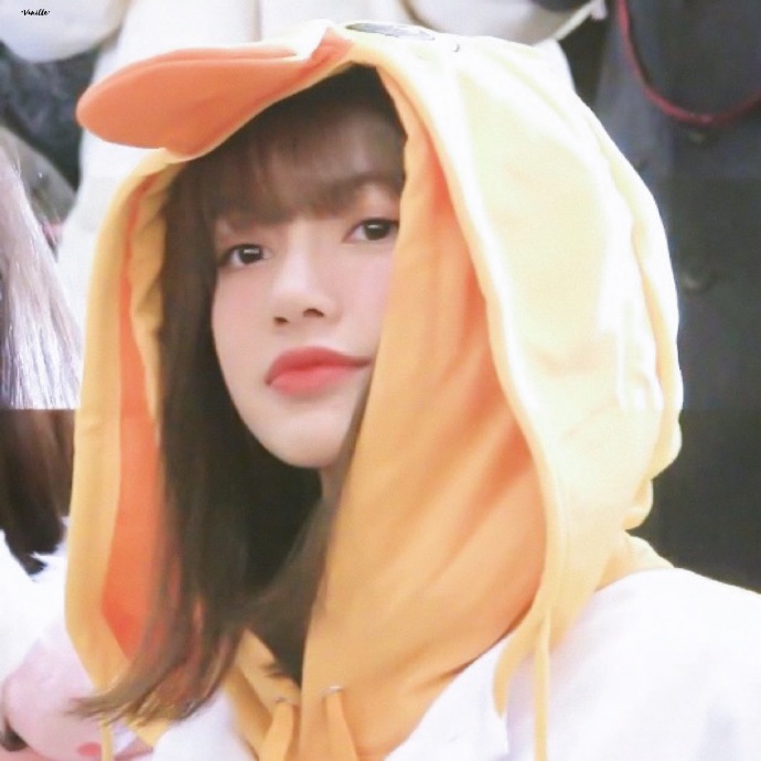 lalisa manoban ☪ 甜豆莎 cr.·Vanille·