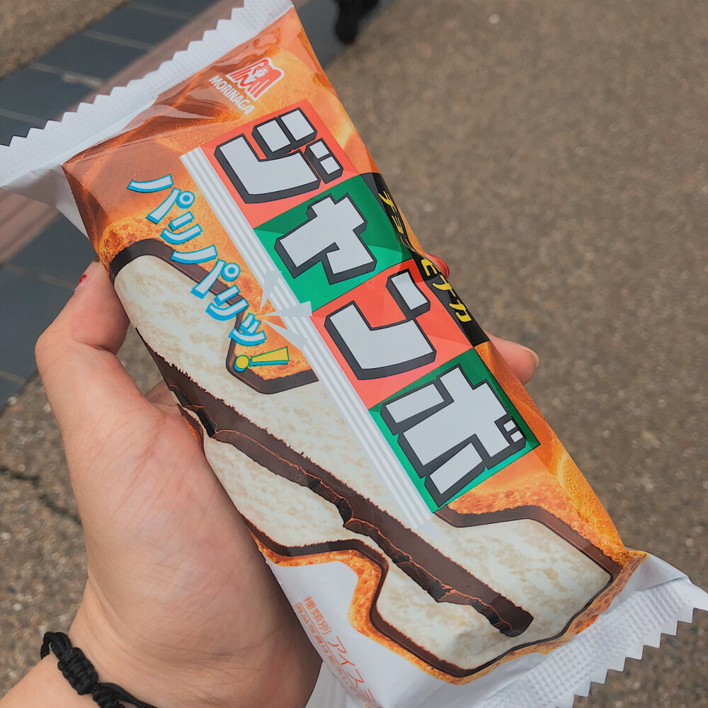 日本零食合集。到了日本，尽情买零食吧！基本上没有踩雷的！都好好吃！太爱了！