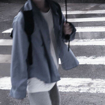 人都有各自的月亮.