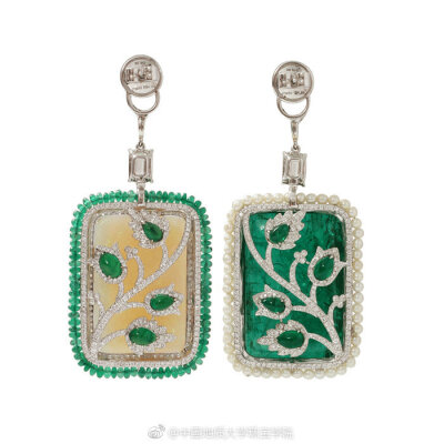 祖母绿 欧珀 珍珠 耳坠
印度的高级珠宝品牌Arunashi，其作品将创意与缤纷诠释到极致，甚至有评论家给其“breathtaking”的评价。
另外，Arunashi品牌名称的由来是创始人Arun Bohra与他妻子的名字Ashita的结合，是不…