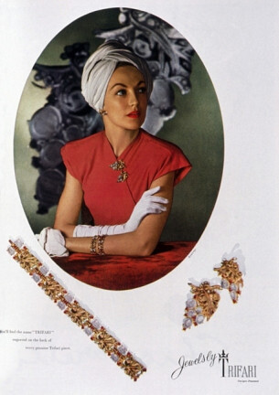 advertising,fashion,accessories,advertisement for jewellery and gems by Trifari,1945