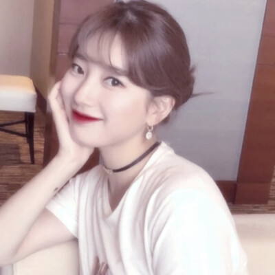 自调裴秀智滤镜头像