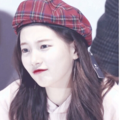 自调裴秀智滤镜头像