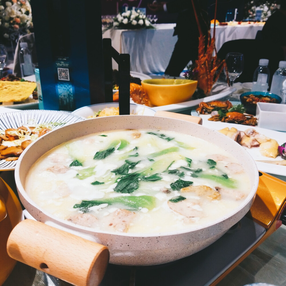 上个月出去玩儿
吃的太多了 ꈍ◡ꈍ 