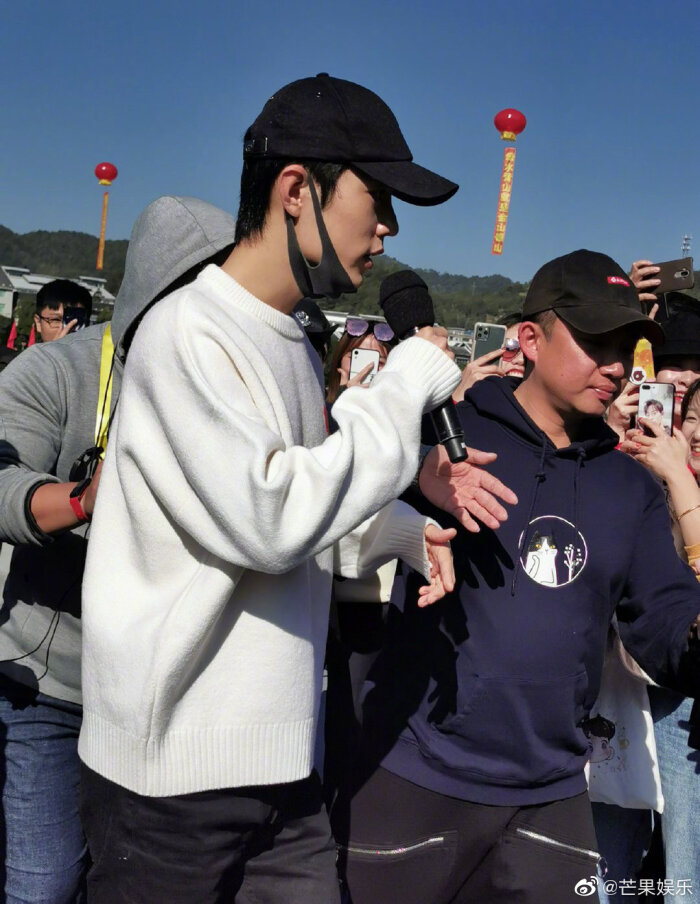 肖战♡央视心连心