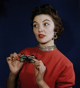 Lady with opera glasses/Photo, 1950s