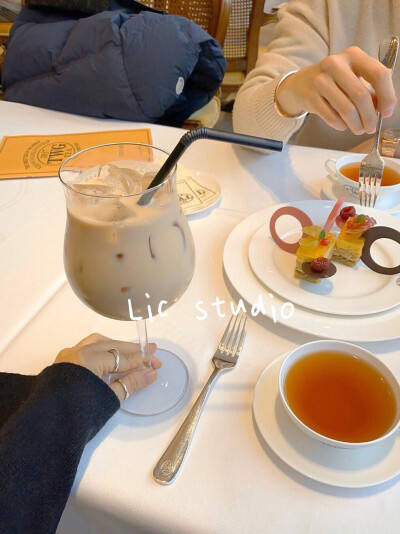 ☕️：
生活奇奇怪怪，我得可可爱爱
Good luck
