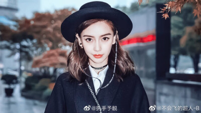 杨颖（Angelababy），1989年2月28日出生于上海市，华语影视女演员、时尚模特。2003年，Angelababy以模特身份在香港出道。2007年，她开始将工作重心转向大银幕。2011年在爱情片《夏日乐悠悠》中首次担任女主角。2012…