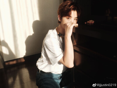 黄明昊