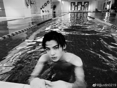 黄明昊