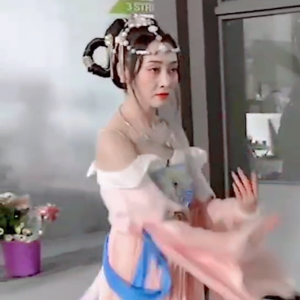 宣璐头像 食用扣1或赞
伸手党抓到摁死
二传标注甜音音or纪小歆