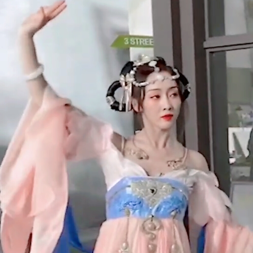 宣璐头像 食用扣1或赞
伸手党抓到摁死
二传标注甜音音or纪小歆