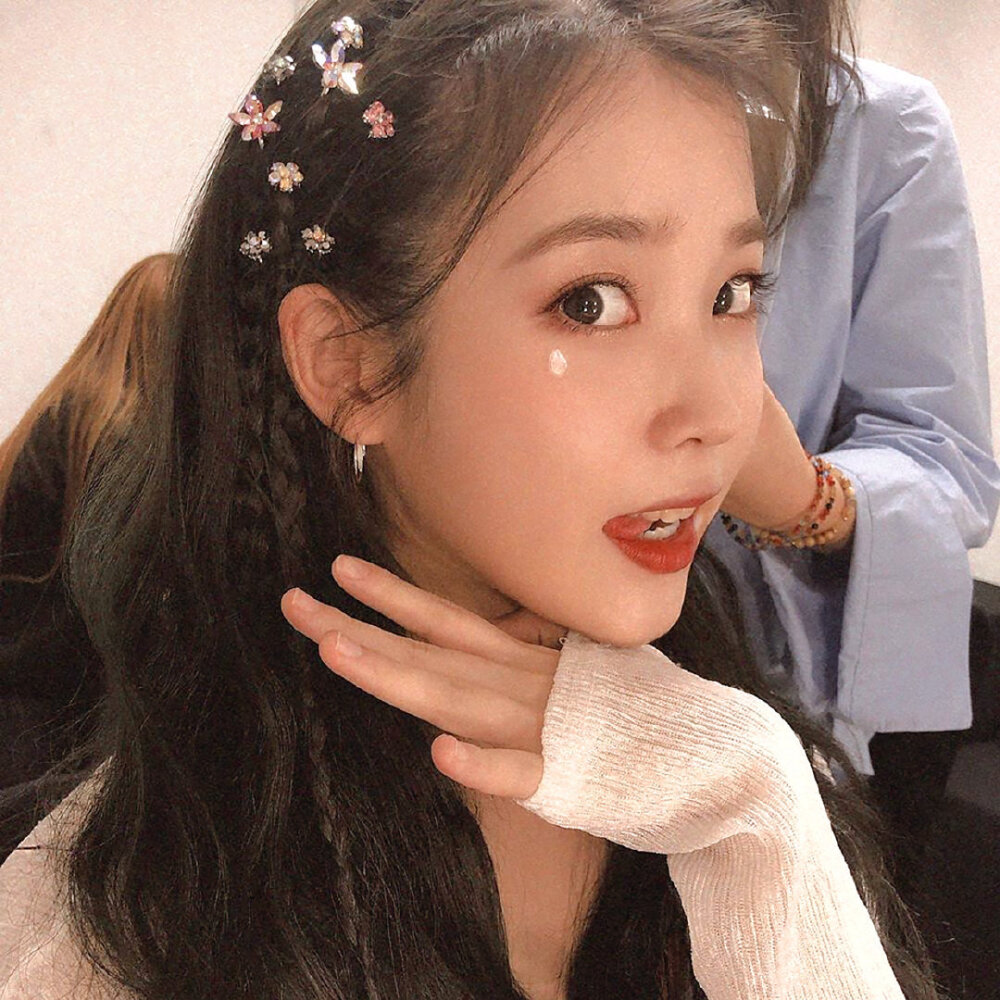 IU
图片出自weibo:@Pink_MyEun