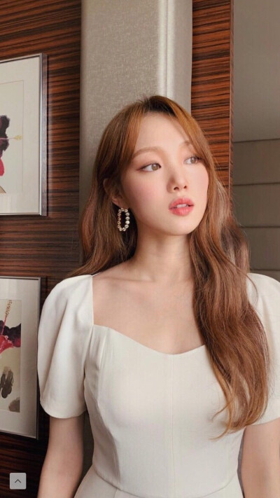 干净清爽的妆容，化妆