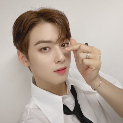 2019.12.25 圣诞节 车银优开通微博