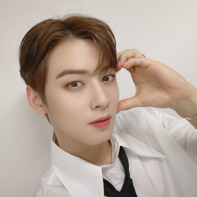 2019.12.25 圣诞节 车银优开通微博