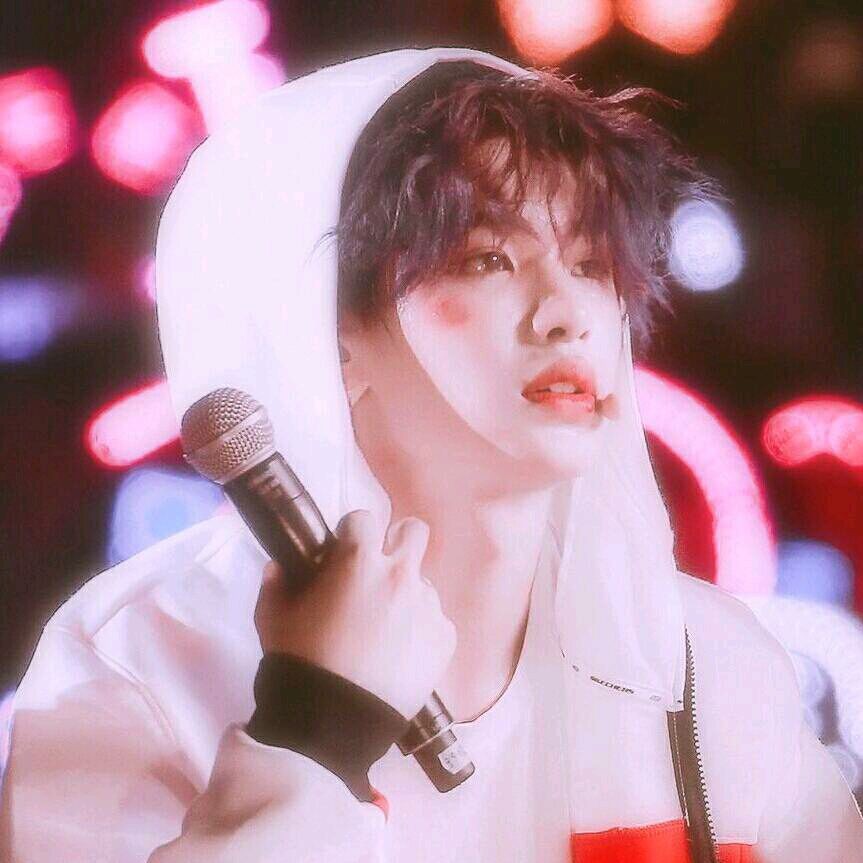 黄明昊 头像