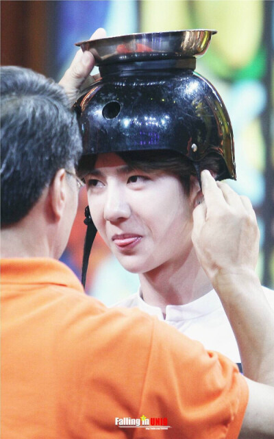 王一博天天向上：20160603期-【传统技艺对决】一博京剧、顶碗