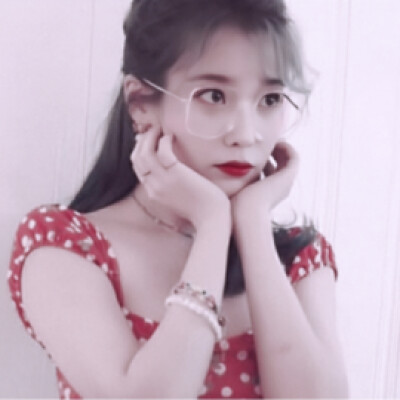 ʸᵒᵘ ᵃʳᵉ ᵇᵃᶜᵏˡⁱᵗ ʷⁱᵗʰ ᵃˡˡ ᵗʰᵉ ᵍᵒᵒᵈ ᵗʰⁱⁿᵍˢ ⁱⁿ ᵗʰⁱˢ ʷᵒʳˡᵈ
温执欢。
原截:朴恩媛