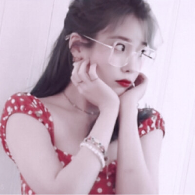 ʸᵒᵘ ᵃʳᵉ ᵇᵃᶜᵏˡⁱᵗ ʷⁱᵗʰ ᵃˡˡ ᵗʰᵉ ᵍᵒᵒᵈ ᵗʰⁱⁿᵍˢ ⁱⁿ ᵗʰⁱˢ ʷᵒʳˡᵈ
温执欢。
原截:朴恩媛