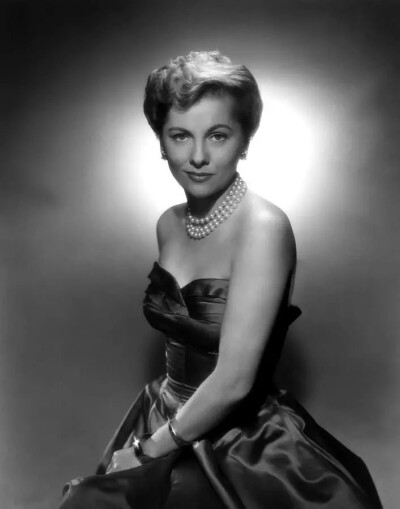 琼·芳登
Joan Fontaine