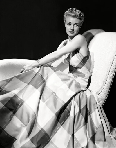 金杰·罗杰斯
Ginger Rogers