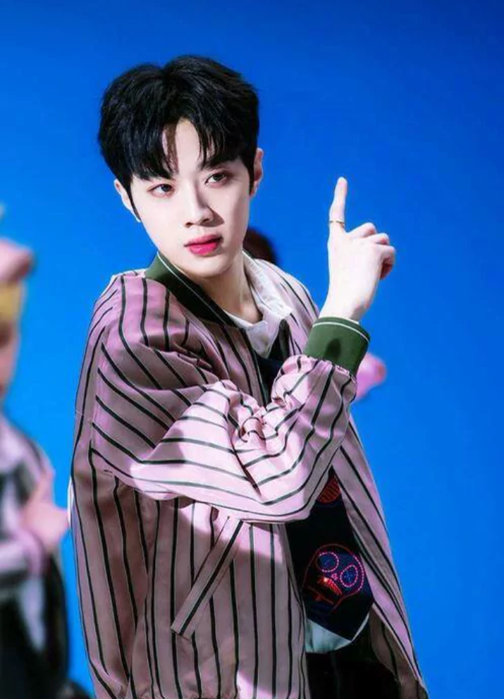 lai
guan
lin