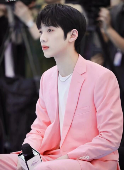 lai
guan
lin