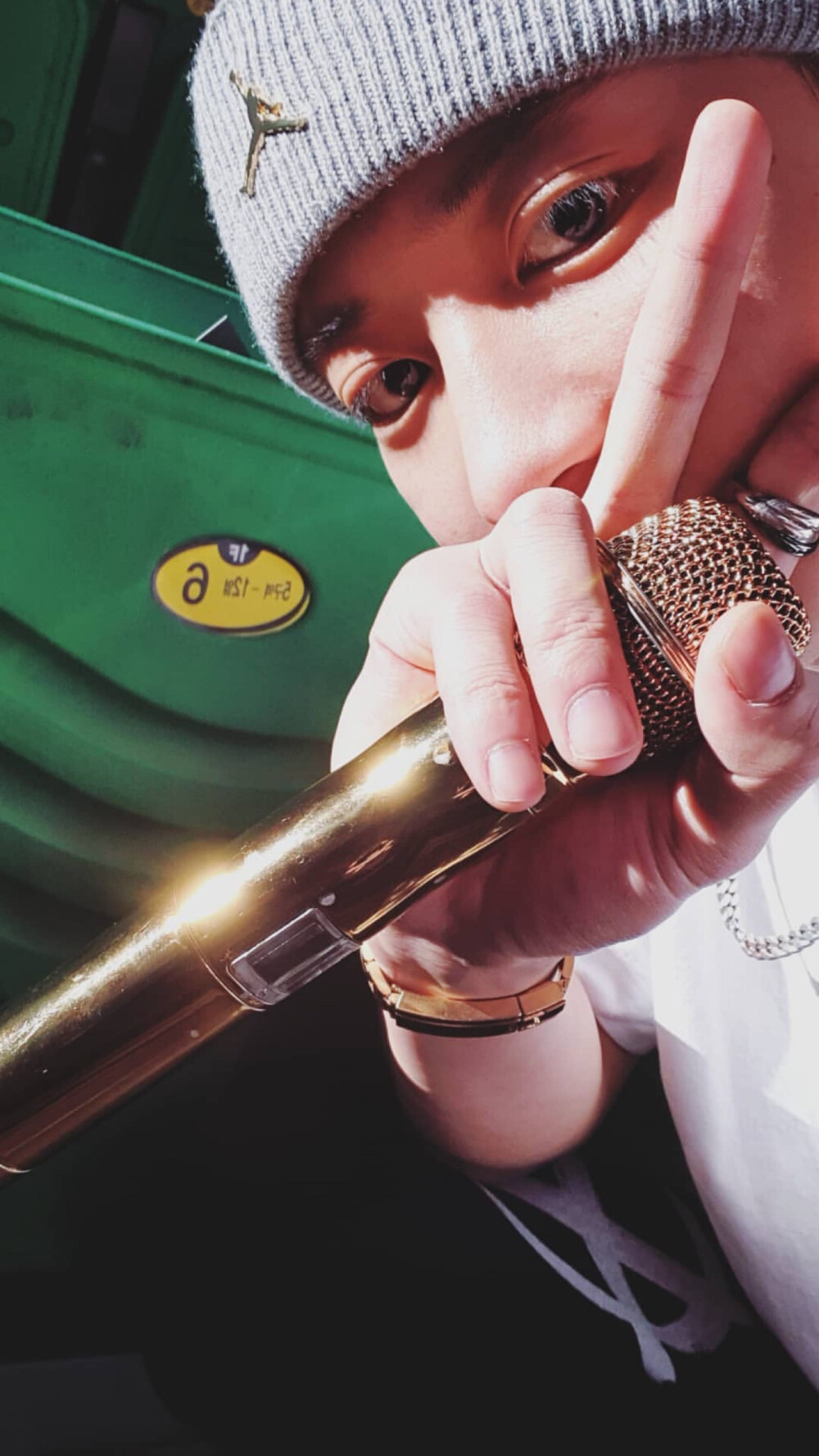 朴灿烈灿烈insstory更新自拍