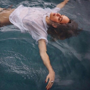 欧美女头~
你把快乐和睡眠还给我，我把你还给对的人