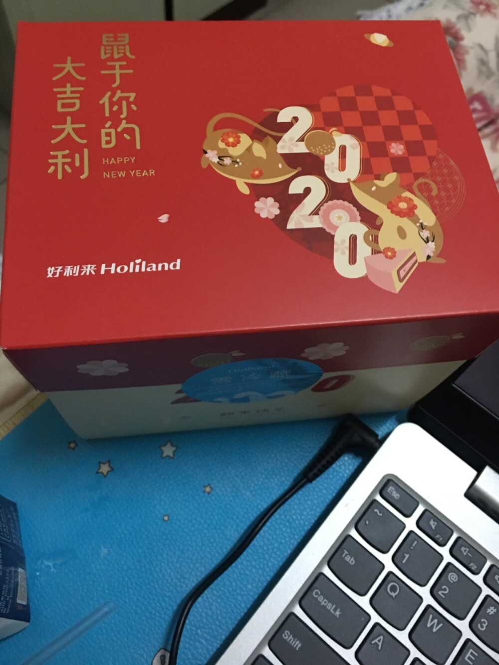 我还是个小孩子，要吃甜食，要看动漫 2019年12月31